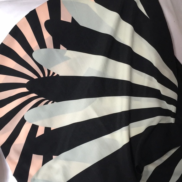 Square scarf /shawl - Picture 5 of 6